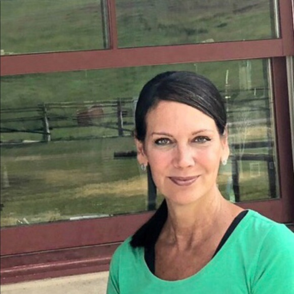 Meet your Posher, Vicki - Picture 1 of 1